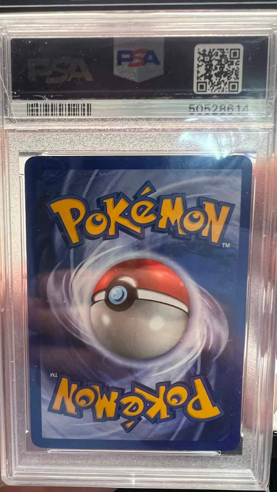 PSA 8 Azumarill Holo 2/111 Neo Genesis Pokemon